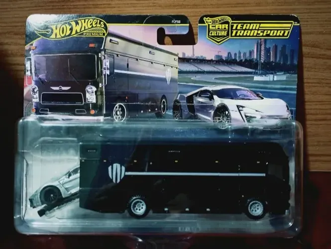 Lykan Hypersport & Euro Hauler - Hot Wheels Premium Team Transport - Escala 1:64