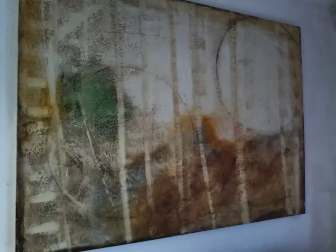 Quadro título circulo com assinatura e código de barras atrás