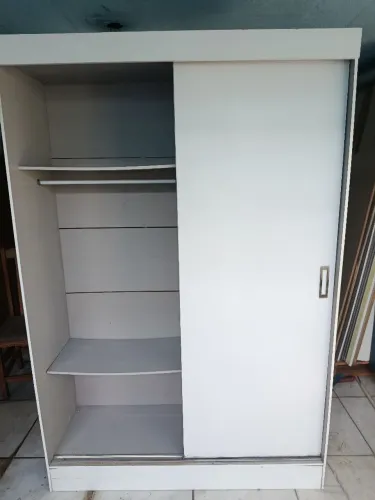 Guarda roupa de solteiro 1pt de correr sem gavetas