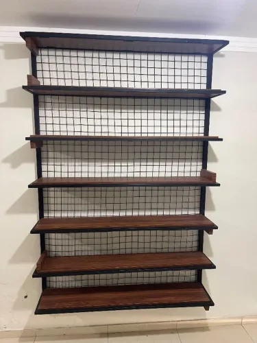 Estante de Parede Industrial - 7 Prateleiras com Tela Aramada