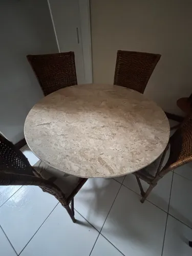 Mesa de madeira antiguidade
