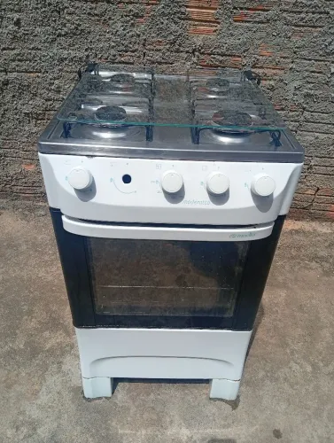 Fogão funcionando 3 bocas +forno