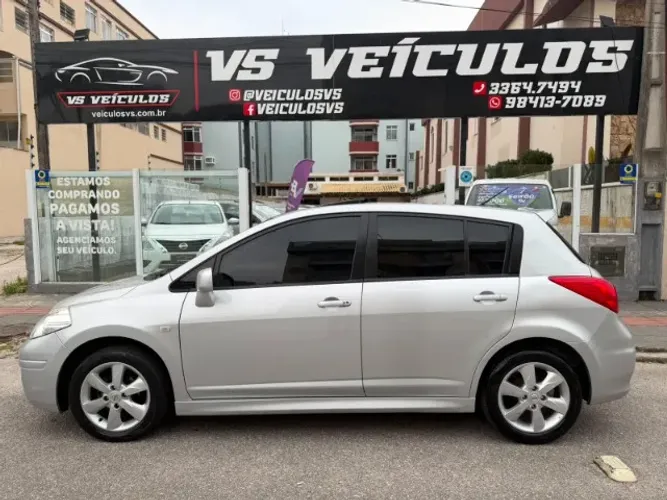 Nissan Tiida SL 1.8/1.8 Flex 16V Mec. 2012
