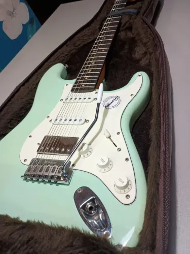 Guitarra stratocaster squier bullet by fender só peças de primeira 