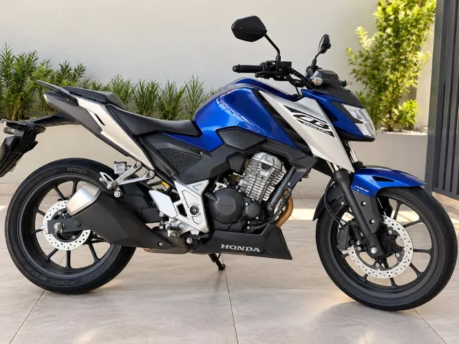 CB300F ABS 2025/2026 - Único Dono/ Garantia de Fábrica