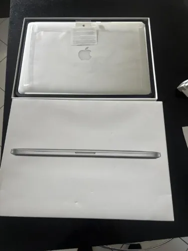 MAC BOOK PRO 15´´ Intel I7 SSD 500GB 16 RAM GRÁFICA MD RADEON R9 M370X 2GB