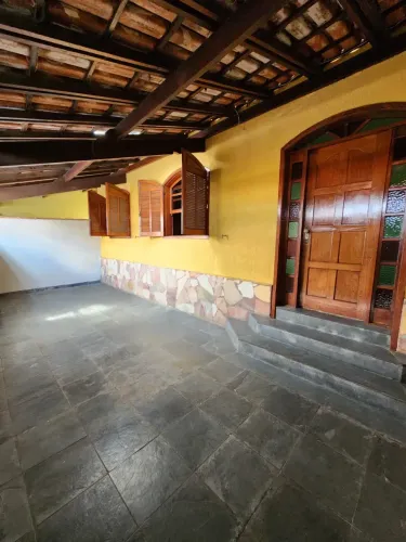 Excelente Casa c/03 quartos no Bairro Eldorado - Contagem MG