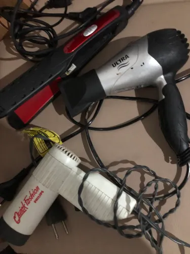 Secador e prancha de cabelo 