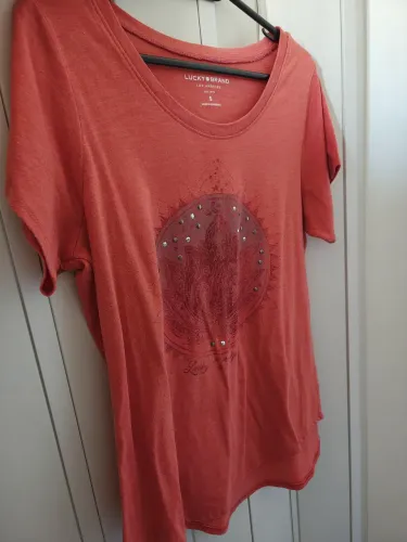 Camiseta gráfica feminina Lucky Brand 