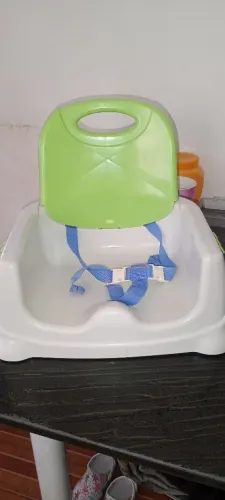 Cadeirinha de alimentação portátil 
