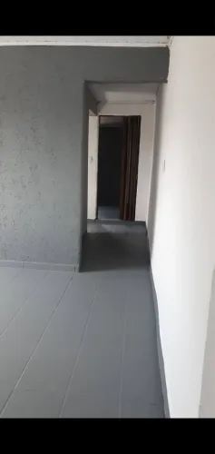 Aluga -se Casa com 4 cômodos