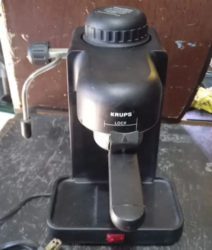 Máquina de café expresso Krups 963A Mini Cup, preta, 963/A