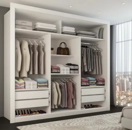     Guarda-Roupa em Ótimo Estado - Espaçoso e Conservado