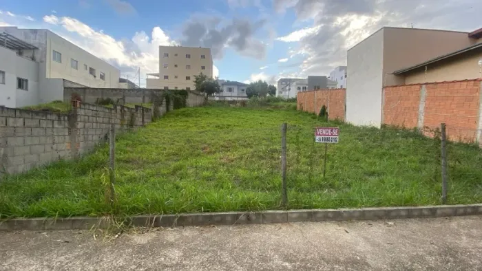 Lote a Venda no Bairro Pão de açúcar - Pouso Alegre