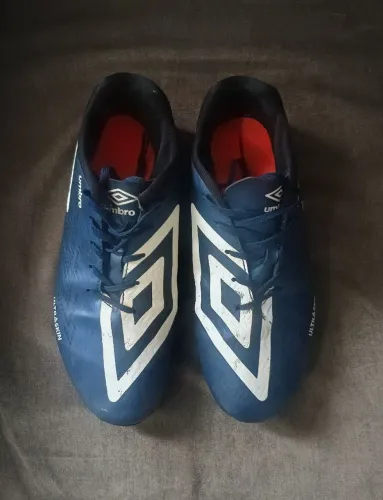 Chuteira Umbro Adamant Ultraskin 42