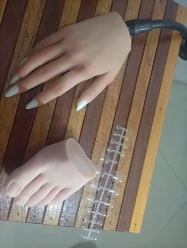 Mão e pé realista para treino/decoração