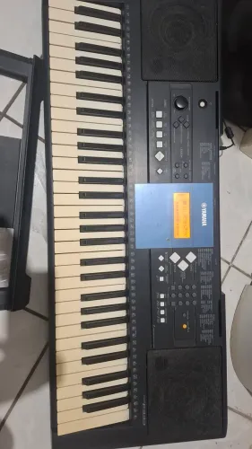 Teclado música yamaha