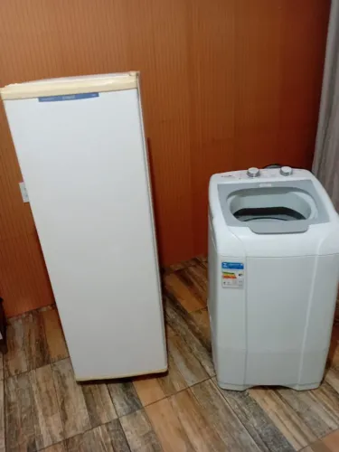 Geladeira e fogão 220w. 500 reais nos dois.