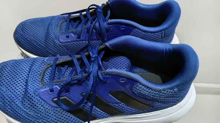 Tênis Adidas tamanho 40