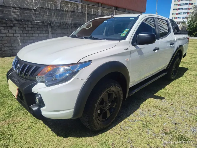 Mitsubishi L200 Tri. Outdo. GLS 2.4 CD 4X4 Die. AUT 2023