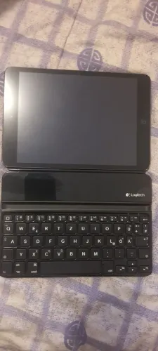 iPad Mini A1432 + Teclado Logitech tudo funionando porem nao sei mais a senha.
