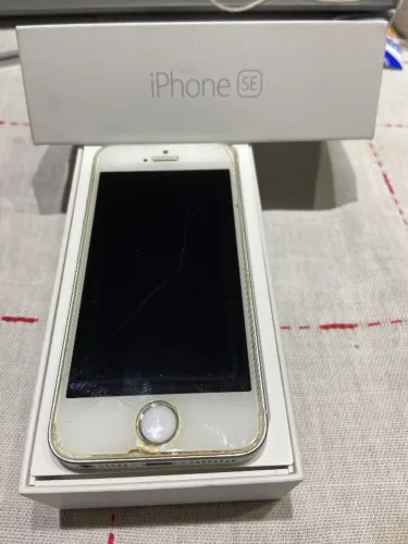 iPhone SE com defeito (erro 53) - para conserto/peças