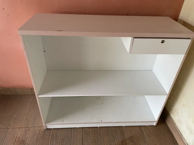 Vendo balcão pra recepção em ótimo estado de conservação