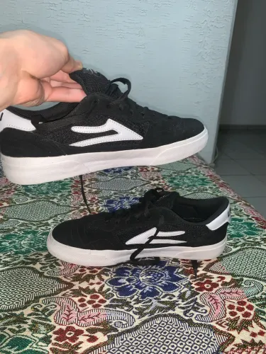 Tênis Lakai Cambridge Preto e Branco Suede