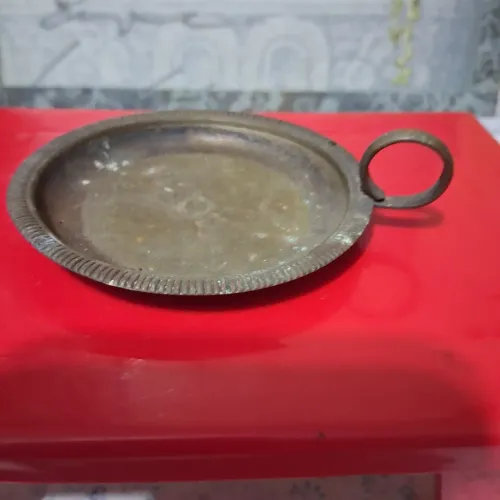 Castiçal metal antigo, mede 8 cm diâmetro.