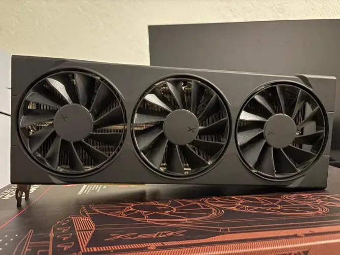 AMD Radeon RX 9070 XT (XFX)