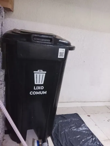 Lixeira contêiner seminova