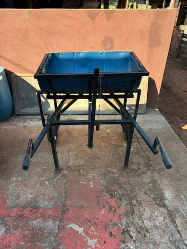 Carrinho de trato de animais