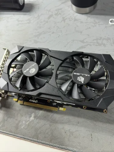 Placa de vídeo RX 580 com defeito