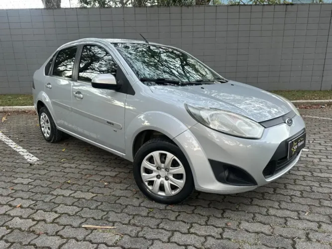 Ford Fiesta Sedan SE 1.6 8V Flex 4P 2014