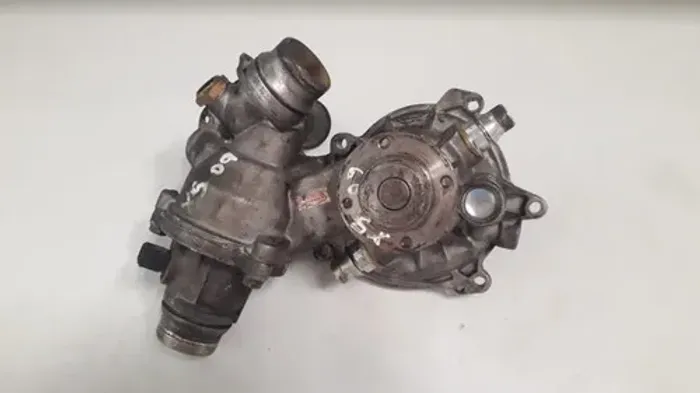 Bomba Agua Com Válvula Termostática Bmw X5 4.8 Ano 2010