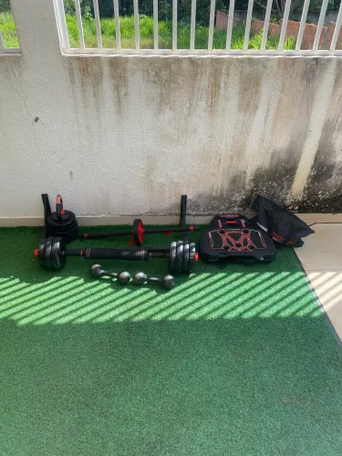 Conjunto de aparelhos fitness 