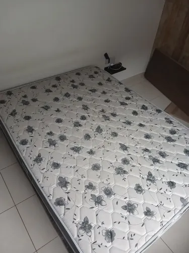 Colchão Casal com base de ferro 