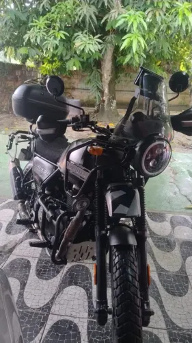 Himalayan 411 troca em carro