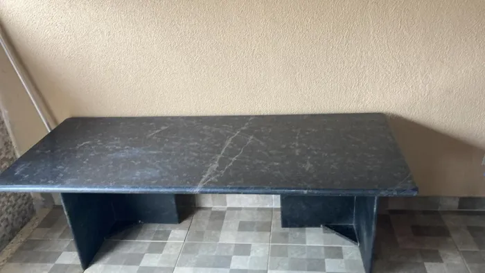 Mesa de mármore preta 