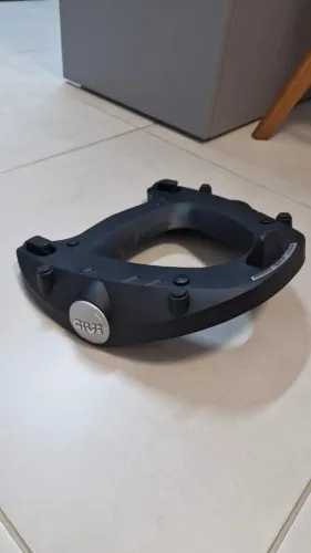 Base Givi Universal De Bauleto Bau Moto Monokey M5 Preto