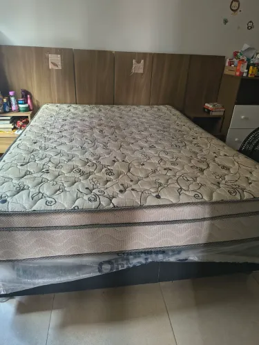 Vendo cama box de casal usado 