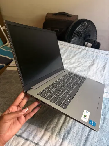     Notebook Lenovo Ideapad 15IAU7 - Apenas R$ 2.800!