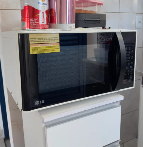 Microondas semi novo