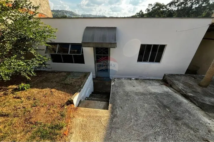 Casa à venda em São Roque/SP  Bairro Marmeleiro (Vila São Rafael)