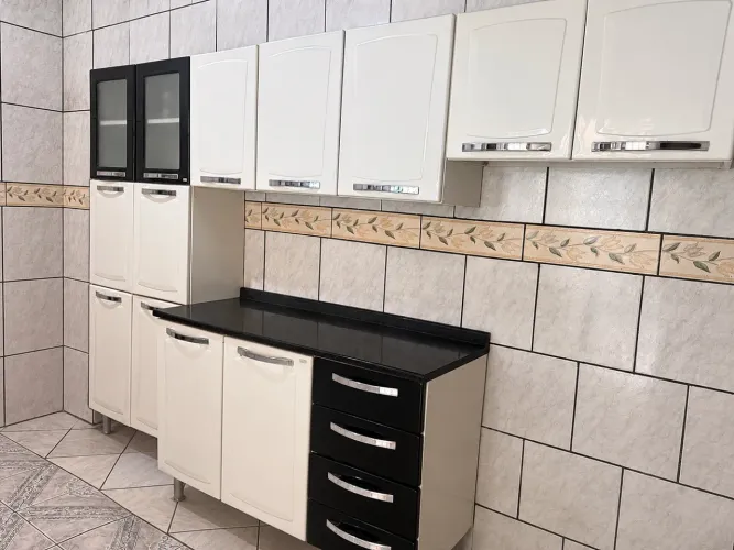 ARMÁRIO DE COZINHA