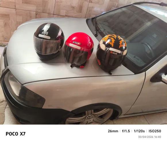 *Só venda, vendo três capacetes 1.preto 58, coyote 60, vermelho aberto, 60