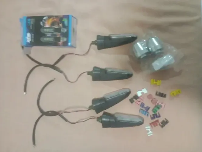Piscas led,pesos do guidão, enfeite de cabo(75 $) PROMOÇÃO.