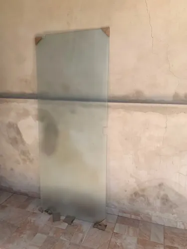Porta de vidro com Insulfilme já instalado