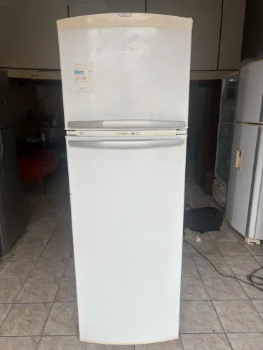 GELADEIRA DUPLEX BRASTEMP FROST FREE FUNCIONANDO PERFEITAMENTE!!!