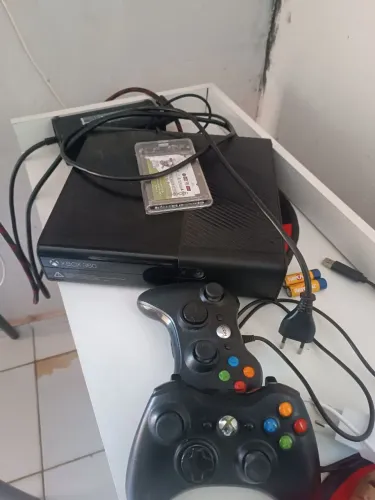 Xbox 360 2 controle HD com 40 jogos